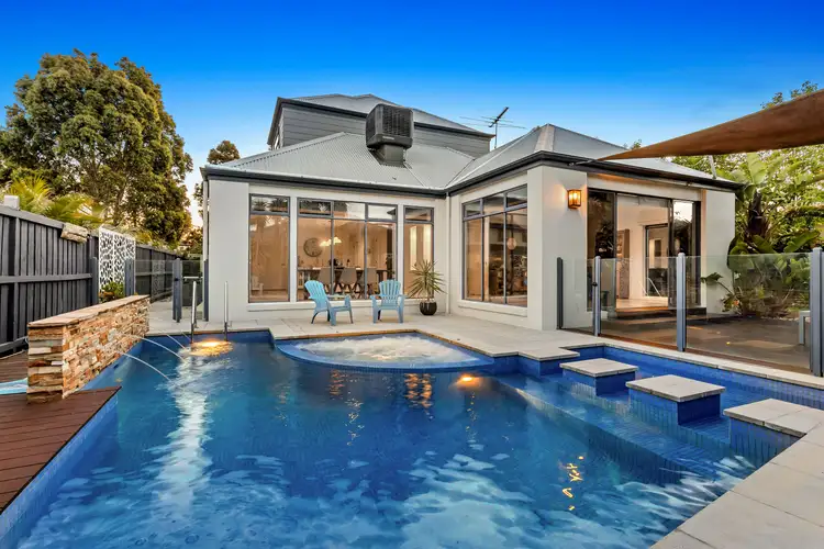 21 Island Point Avenue, Waterways VIC 3195