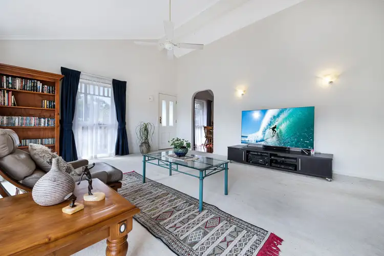 Fifth view of Homely house listing, 2/13 Oakbank Court, Wheelers Hill VIC 3150