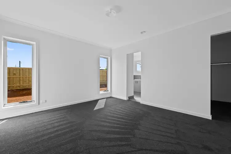 Sixth view of Homely house listing, 8 Hickory Street, Warragul VIC 3820