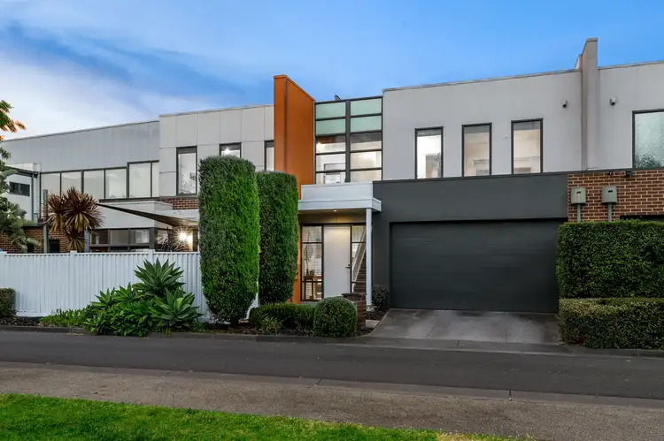 6 Heytesbury Place, Mulgrave VIC 3170
