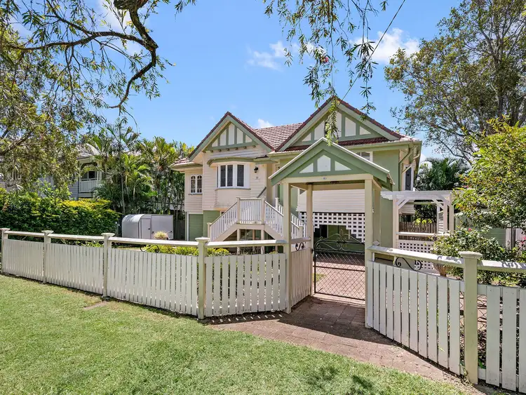 19 Weinholt Street, Sherwood QLD 4075