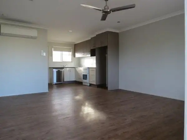 Fifth view of Homely unit listing, 1/20 White Street, Emerald QLD 4720