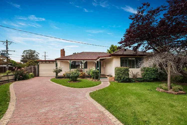 16 Neal Street, Bayswater VIC 3153