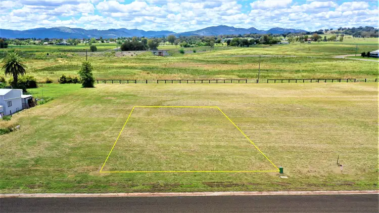 35 Robey Avenue, Quirindi NSW 2343