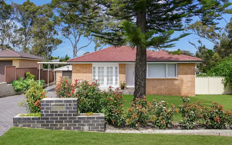 31 Manooka Crescent, Bradbury NSW 2560