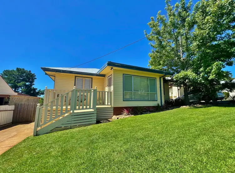 11 Clifton Street, Young NSW 2594