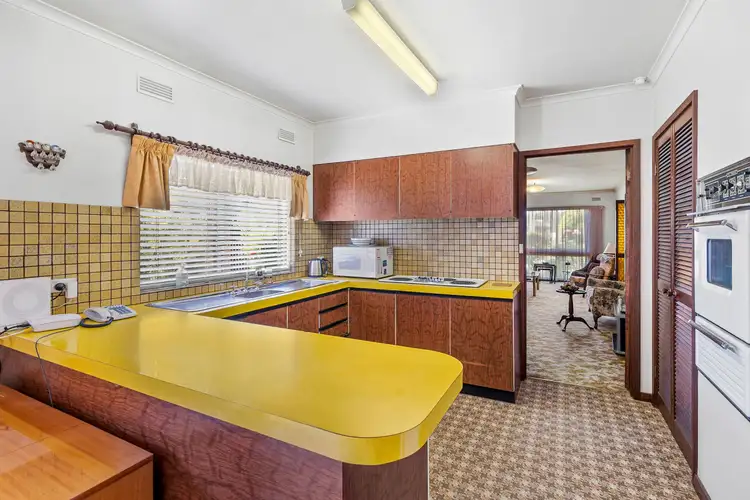 Fifth view of Homely house listing, 32 Monds Avenue, Benalla VIC 3672