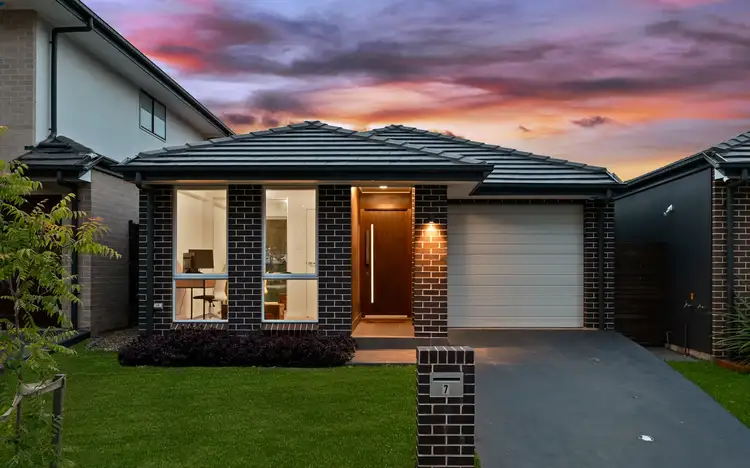 7 Minnamurra Drive, Gregory Hills NSW 2557