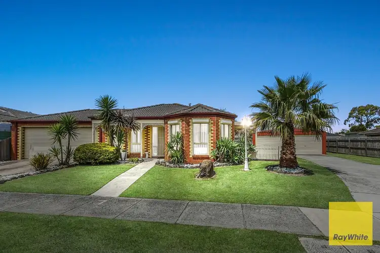 43 Josephine Avenue, Cranbourne North VIC 3977