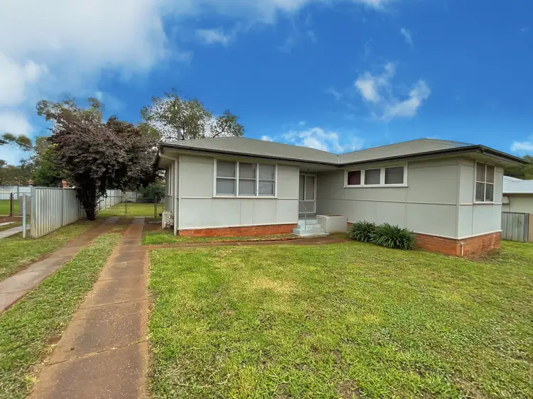 4 Fisher Street, Parkes NSW 2870