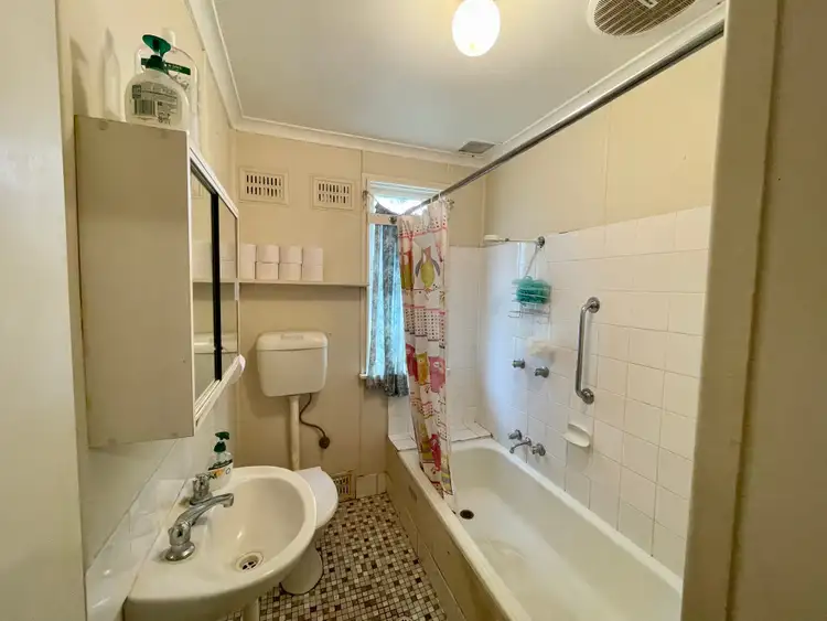 Seventh view of Homely house listing, 4 Fisher Street, Parkes NSW 2870