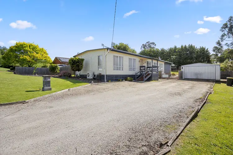 28 Clarence Street, Loch VIC 3945