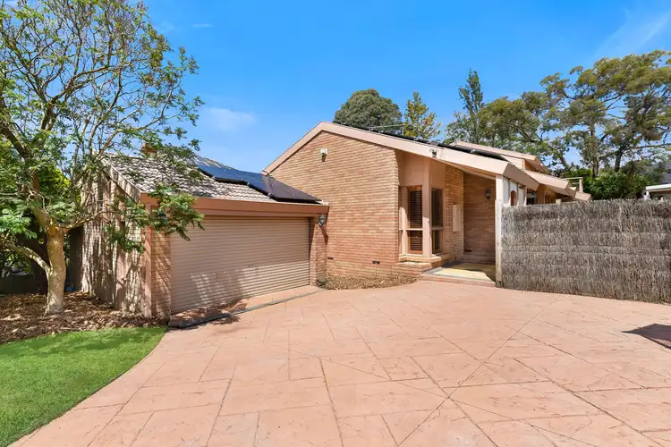 6 Kerry Close, Berwick VIC 3806