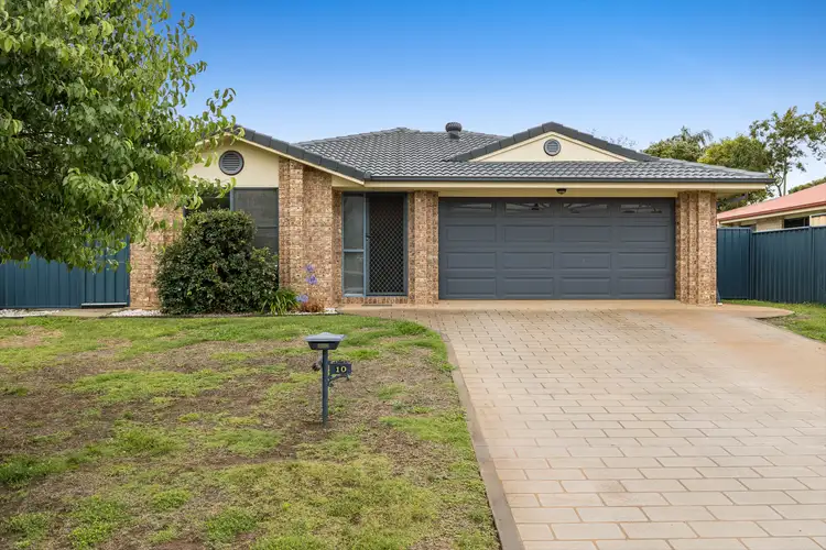 10 Village Court, Glenvale QLD 4350