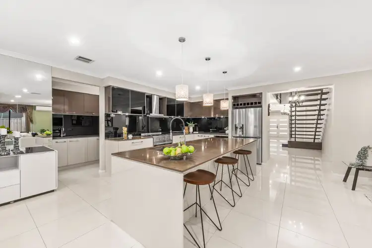 Fifth view of Homely house listing, 8 Chesterfield Court, Wantirna VIC 3152