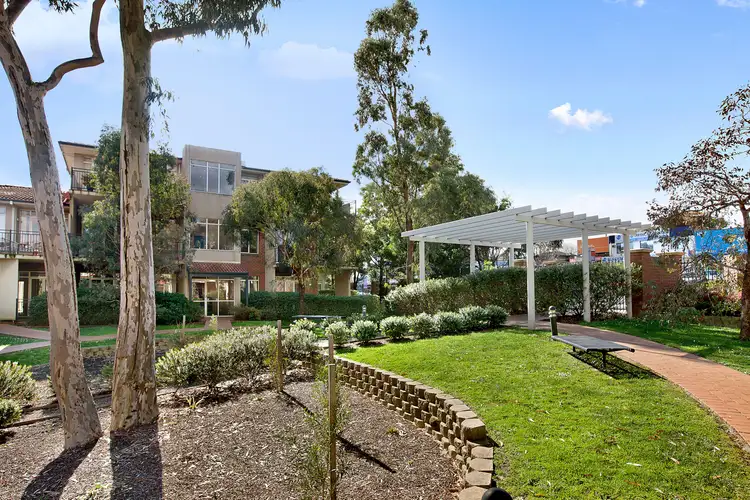 1/243 Blackburn Road, Doncaster East VIC 3109