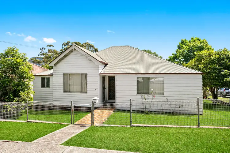 16 Urunga Parade, Wollongong NSW 2500
