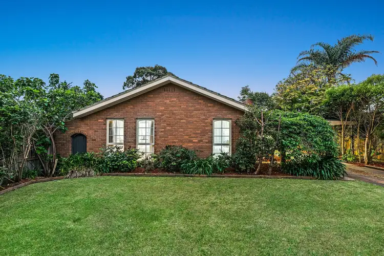 19 Strathavan Drive, Berwick VIC 3806