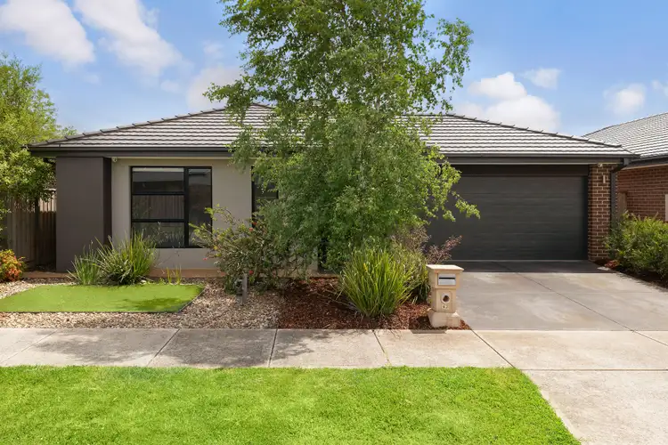 63 Gyrfalcon Way, Doreen VIC 3754