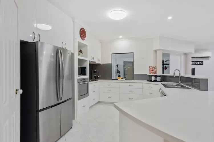 Seventh view of Homely house listing, 8 Exmouth Vista, Gwelup WA 6018