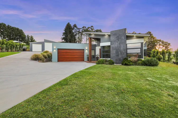 18 Settlers Rise, Drouin VIC 3818