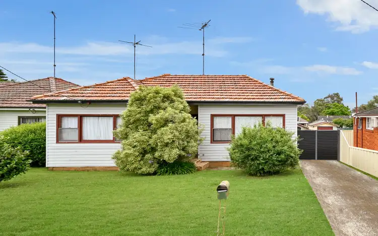 23 Hoddle Avenue, Bradbury NSW 2560