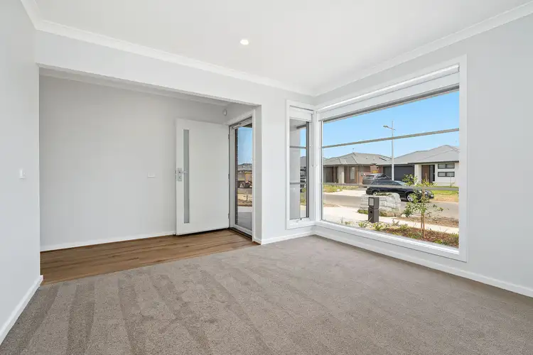 Second view of Homely house listing, 5 Callistemon Circuit, Lara VIC 3212