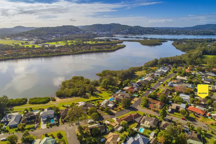 Second view of Homely house listing, 6 Shore View Close, Point Clare NSW 2250