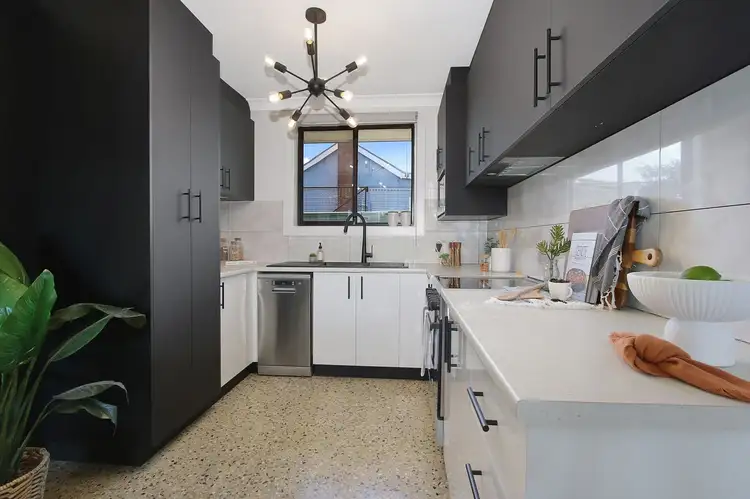 Main view of Homely unit listing, 1/604 Prune Street, Springdale Heights NSW 2641