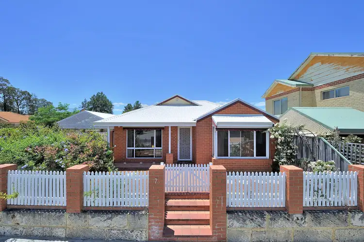 7/1 Brumby Avenue, Henley Brook WA 6055
