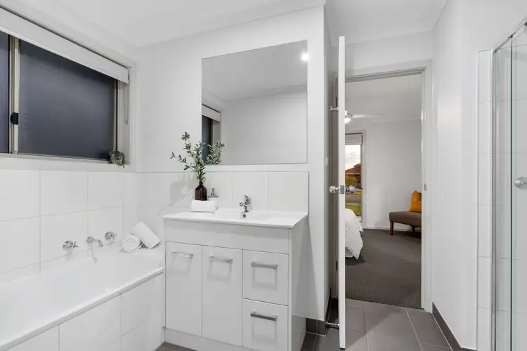 Sixth view of Homely house listing, 4 Chaucer Close, Delahey VIC 3037