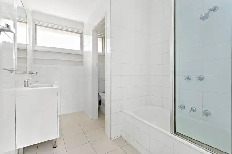Sixth view of Homely unit listing, 2/19 Oakes Avenue, Clayton South VIC 3169