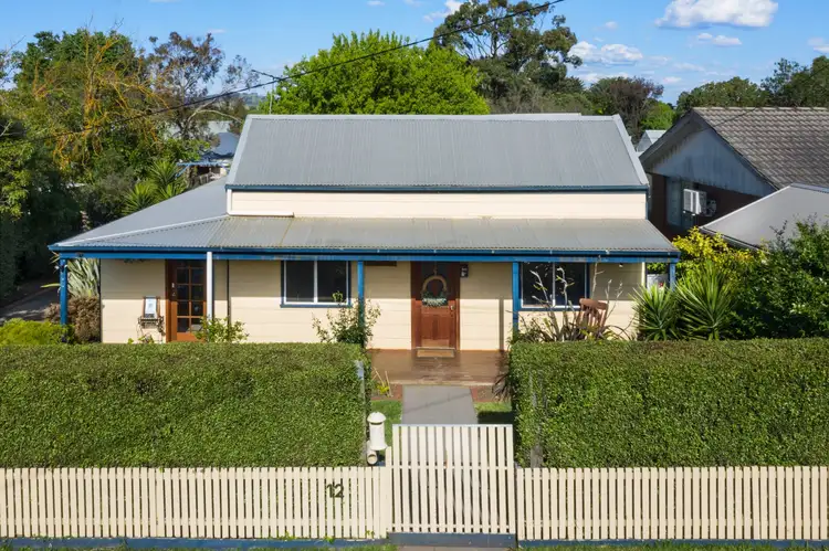 12 Wrixon Street, Romsey VIC 3434