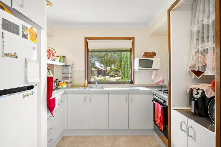 Sixth view of Homely house listing, 8 Rose Court, Benalla VIC 3672