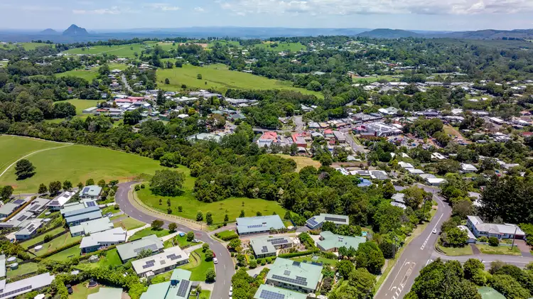8 Greenhills Esplanade, Maleny QLD 4552