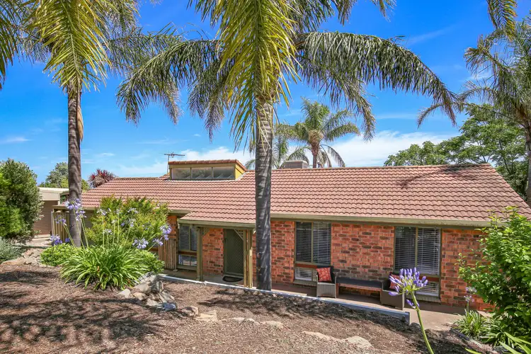 10 Balandra Street, Hallett Cove SA 5158