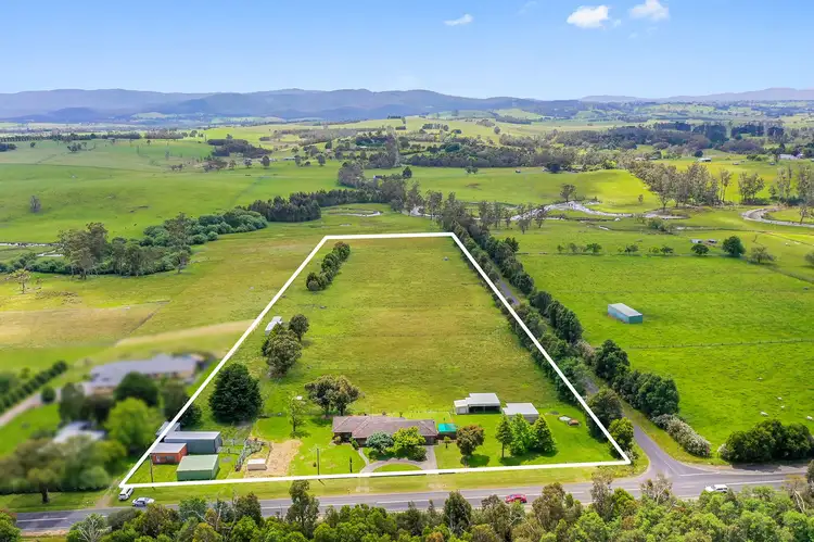 125 Old Sale Road, Drouin West VIC 3818
