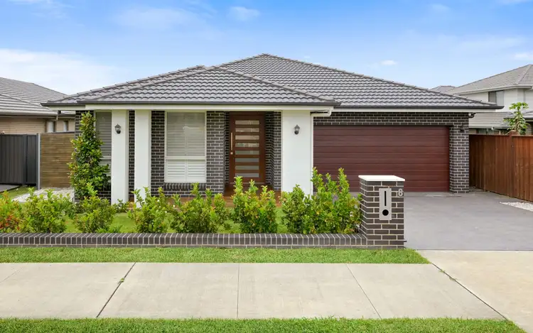 8 Neville Street, Oran Park NSW 2570