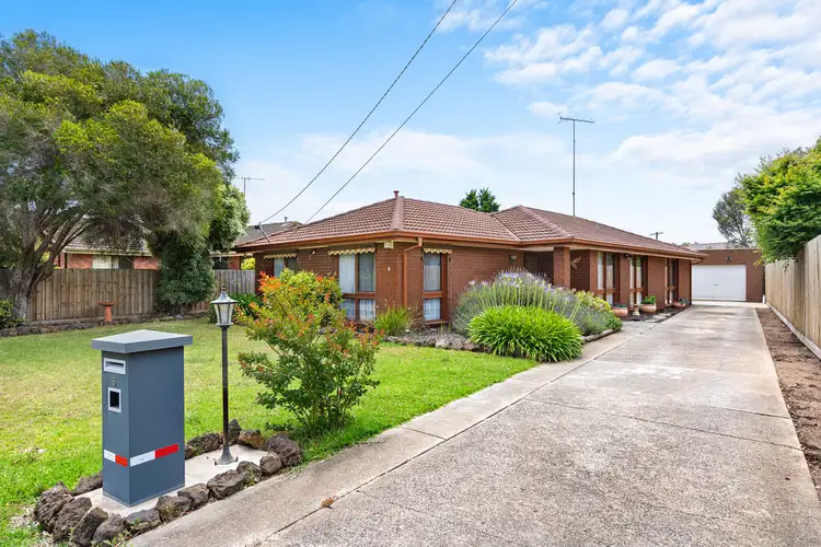 6 Cameron Crescent, Lara VIC 3212