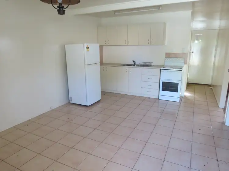 Fifth view of Homely block of units listing, 100 Ruby Street, Emerald QLD 4720
