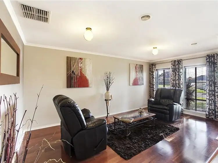 Second view of Homely house listing, 4 CLAIR Court, Aspendale Gardens VIC 3195