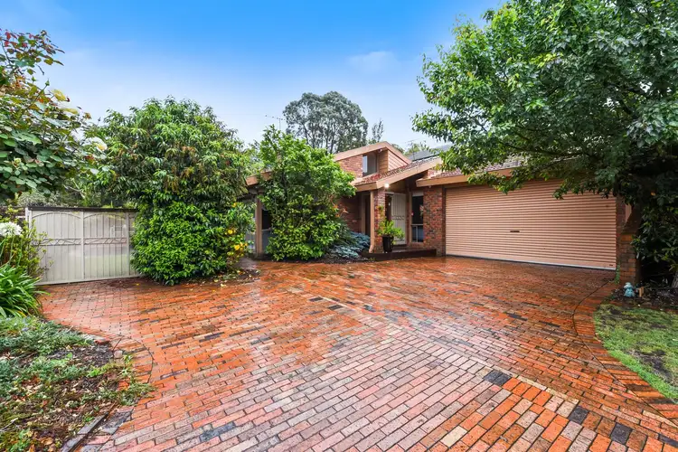 4 Kerry Close, Berwick VIC 3806