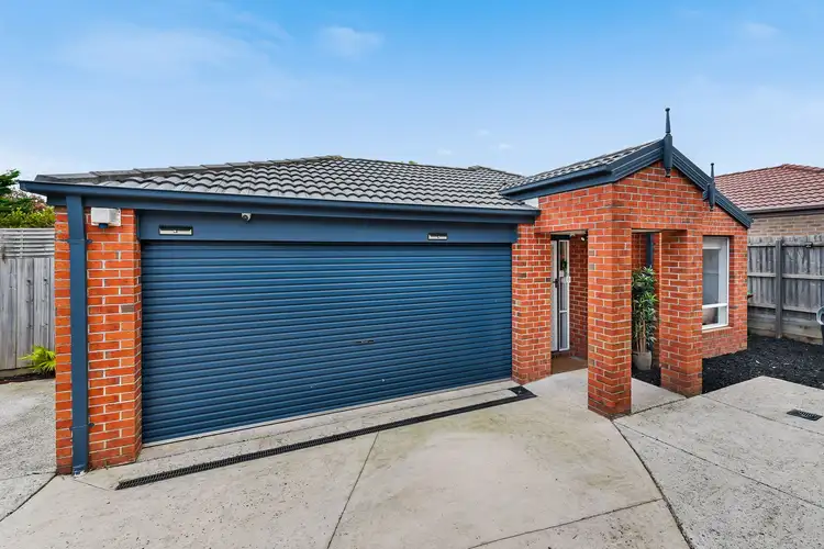 16 Golf Links Road, Berwick VIC 3806