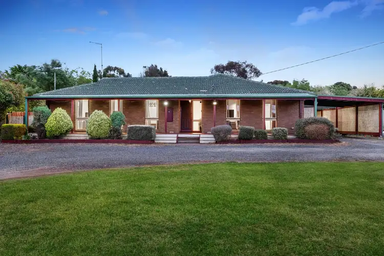 20 Metcalfe Drive, Romsey VIC 3434