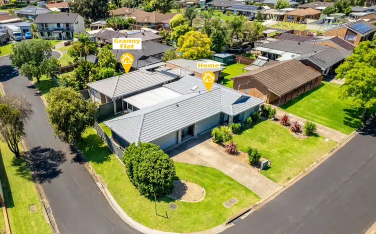 11 Rutherglen Drive, St Andrews NSW 2566