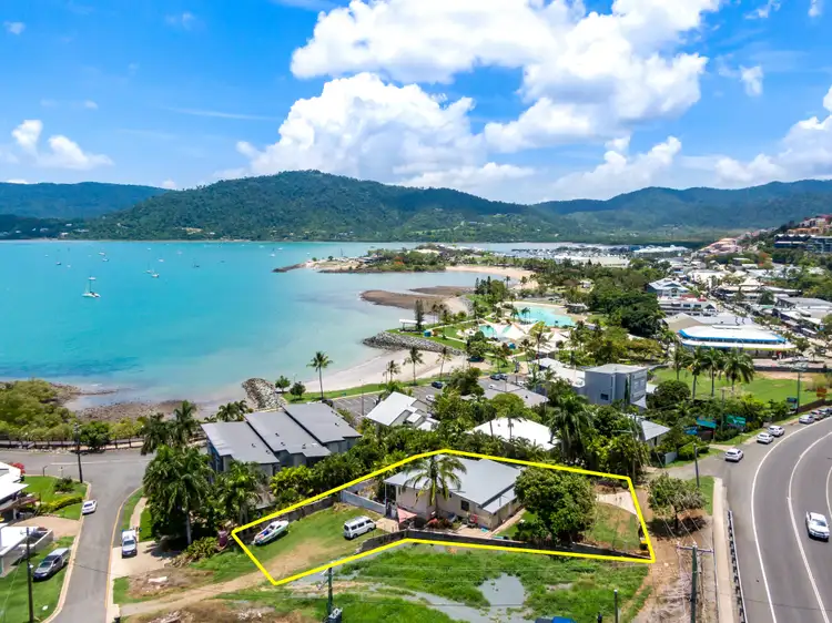 239 Shute Harbour Road, Airlie Beach QLD 4802