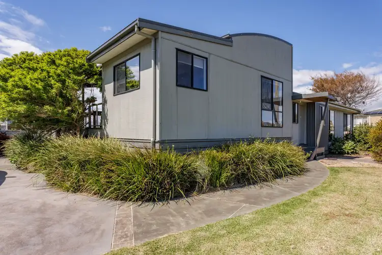 16 Genista Street, San Remo VIC 3925