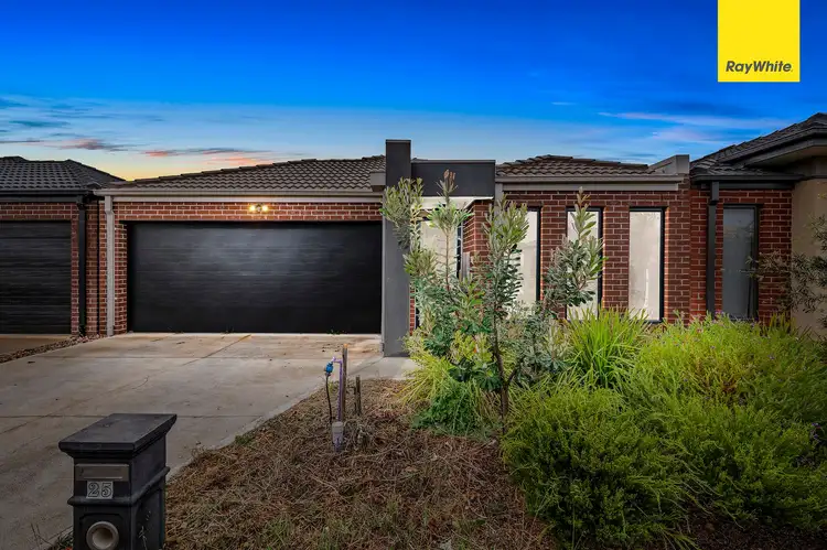 25 Robinson Drive, Weir Views VIC 3338