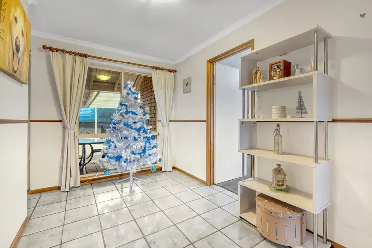 Fourth view of Homely house listing, 2 Silvertop Court, Craigmore SA 5114