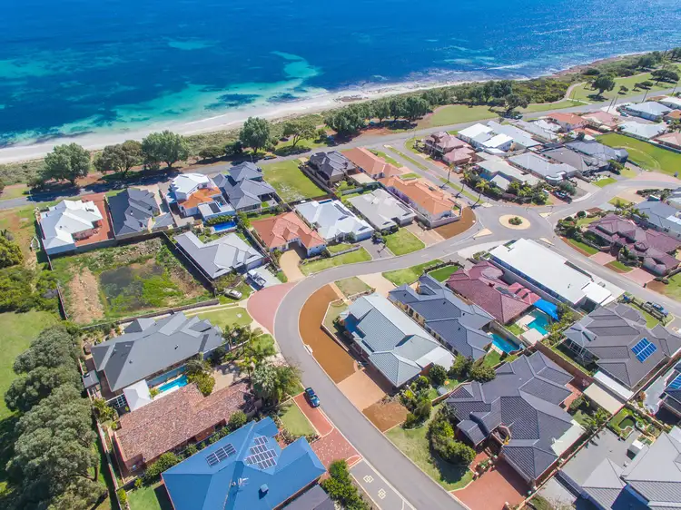 7 St Georges Close, Bluff Point WA 6530